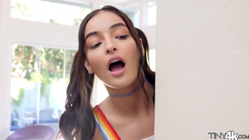 The PAWG babe creeping on the pervy stepbrother